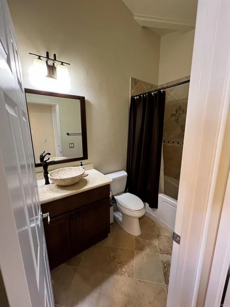 https://cdn.realtyfeed.com/cdn/127/306635744/2364f39553ebe4014c51aeaeac604afa.webp