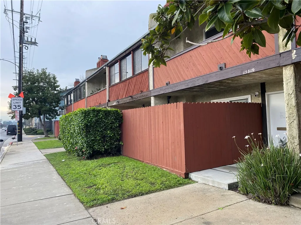 Lawndale, CA 90260