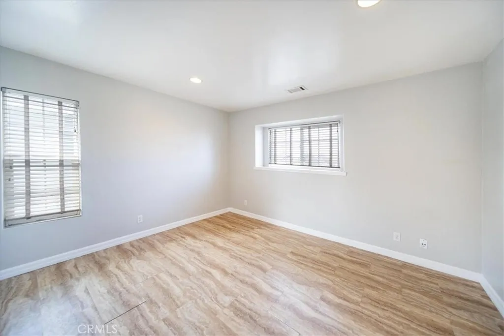 https://cdn.realtyfeed.com/cdn/127/306635764/20c944b057944f01933555c61927e4d9.webp