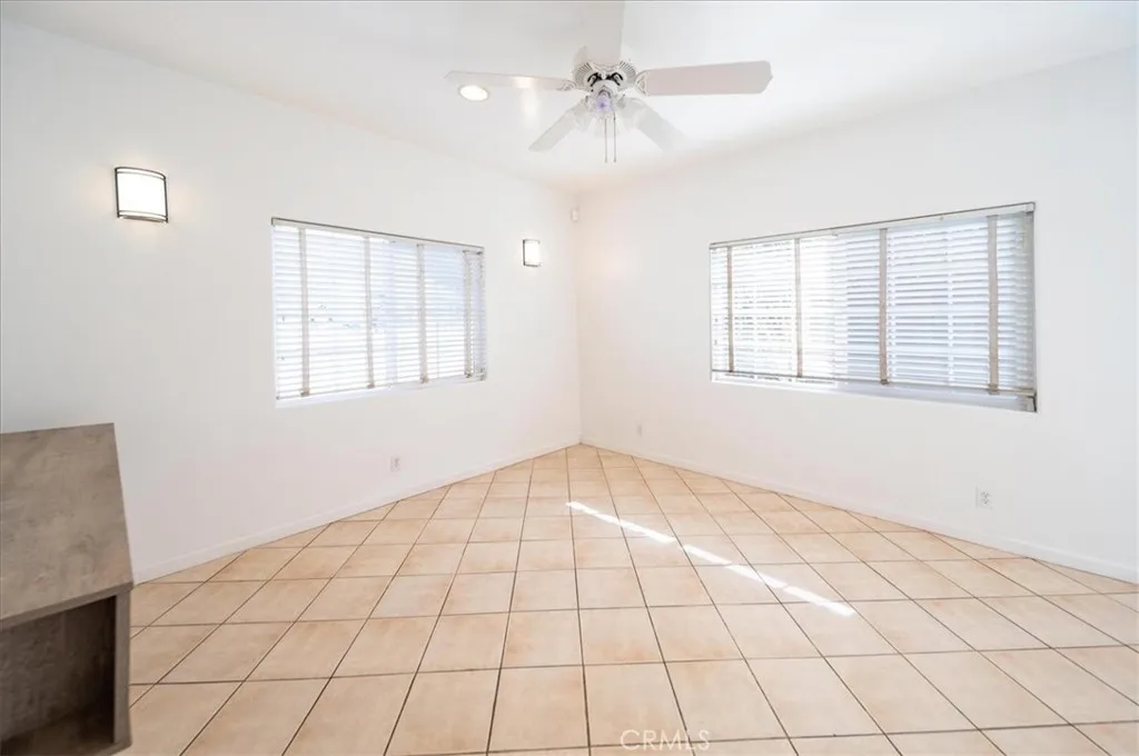 https://cdn.realtyfeed.com/cdn/127/306635764/aca39262b9e3ec678245c31d86c94b25.webp