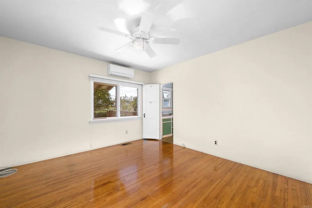 https://cdn.realtyfeed.com/cdn/127/306635810/2ce62628b3572534387570a6a7ad8fcc.webp