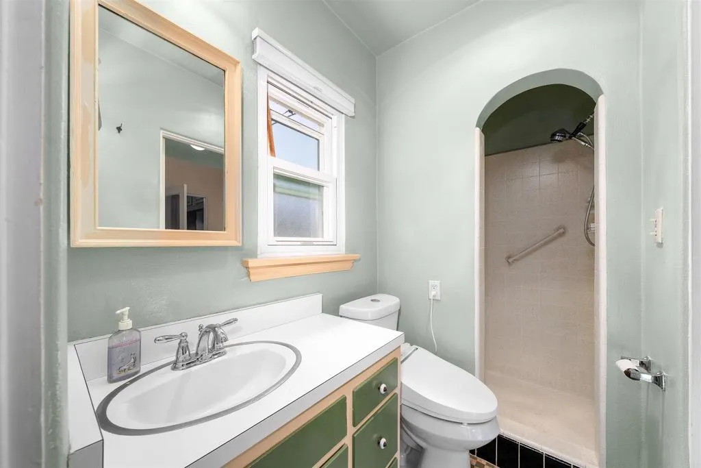 https://cdn.realtyfeed.com/cdn/127/306635810/693f28fb8531d7ca9673478297d7ab5d.webp