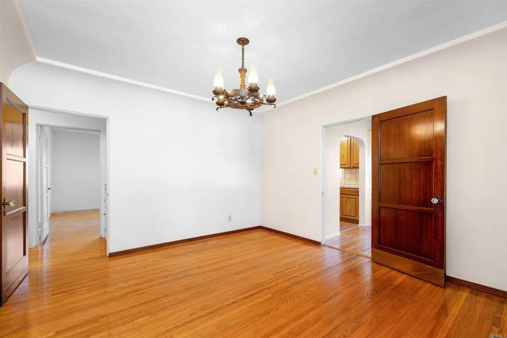 https://cdn.realtyfeed.com/cdn/127/306635810/7af765d5c7994c358af73302c06cd1b1.webp