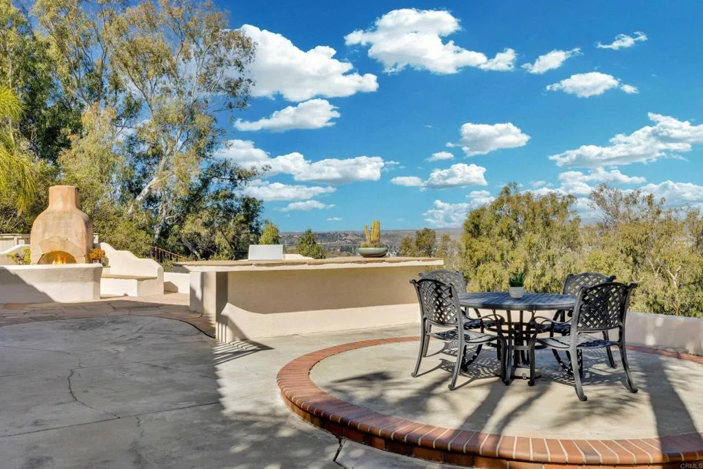 https://cdn.realtyfeed.com/cdn/127/306635814/e121089d6925ad36627889934ef68634.webp