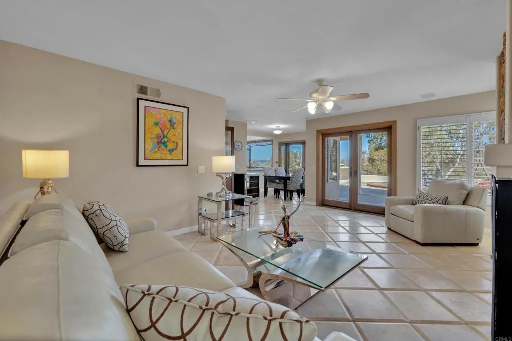 https://cdn.realtyfeed.com/cdn/127/306635814/fb2b7c80ba4990bb498745860443ff29.webp
