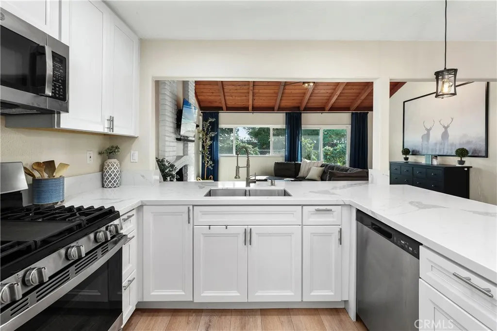 https://cdn.realtyfeed.com/cdn/127/306635847/f8e43e92fd1d2266e1a2c589b7374537.webp