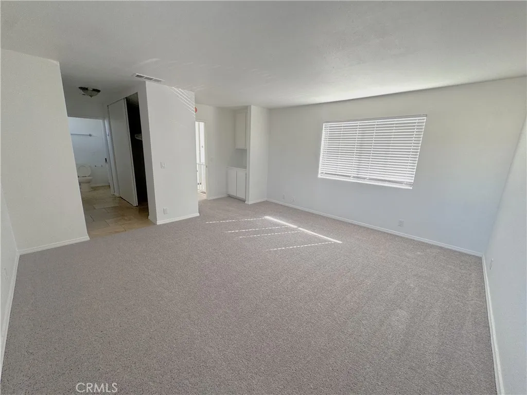 https://cdn.realtyfeed.com/cdn/127/306635856/198cbf413747e9fdaa23d37db0a600c4.webp