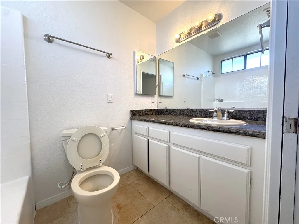 https://cdn.realtyfeed.com/cdn/127/306635856/1d081d295c001b12010064faa6c67dd3.webp