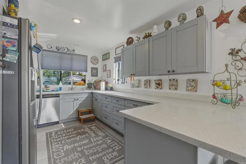 https://cdn.realtyfeed.com/cdn/127/306635873/224b833ca2d148e191236678579bb596.webp