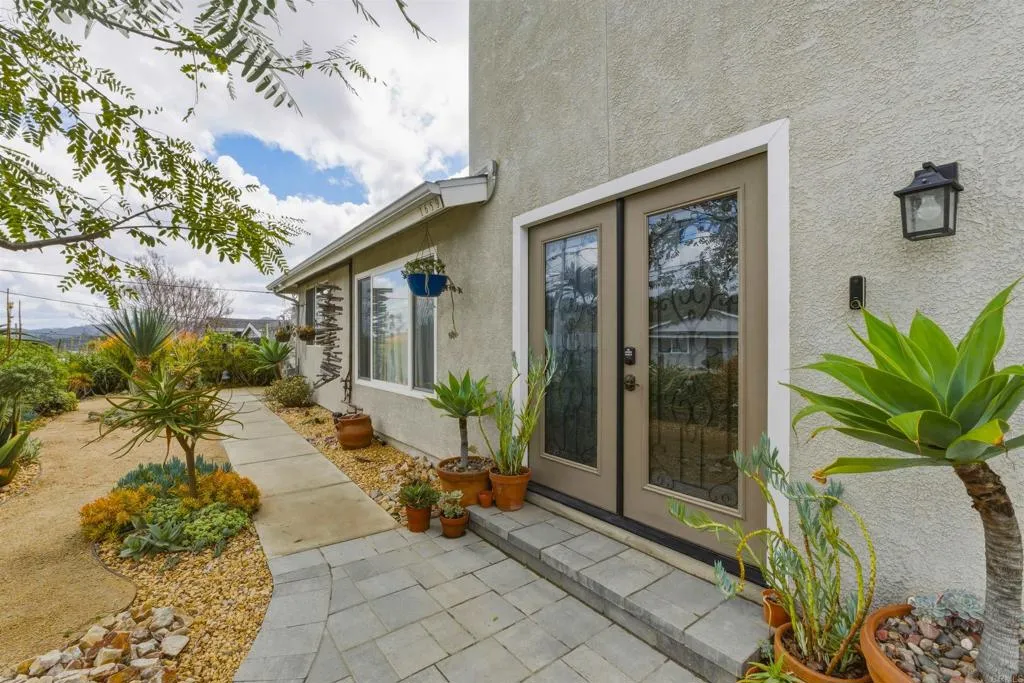 https://cdn.realtyfeed.com/cdn/127/306635873/f42334965cc54f4c1e26a9569bede1ce.webp