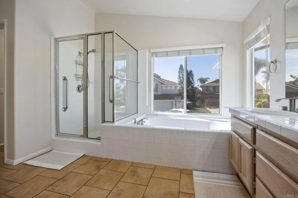 https://cdn.realtyfeed.com/cdn/127/306635880/2f00b1f8433e5a6d270dfcc9b2115aea.webp