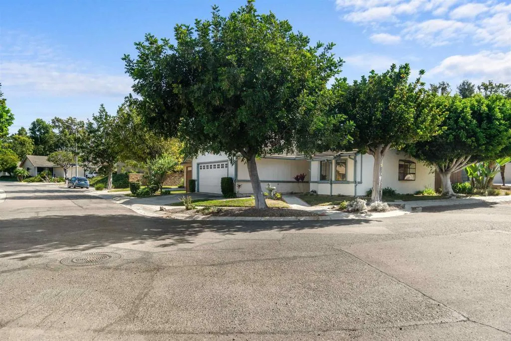 https://cdn.realtyfeed.com/cdn/127/306635915/0ddda914d7b6baf0421bf19b238c6e48.webp