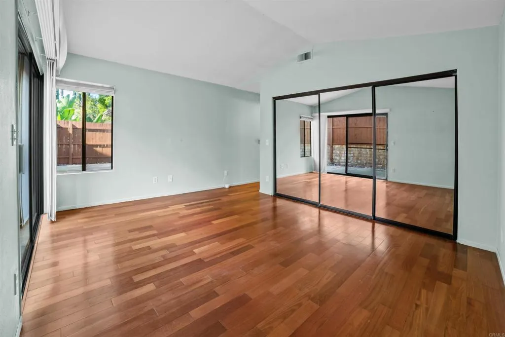 https://cdn.realtyfeed.com/cdn/127/306635915/83ba6ad63eae090832141825beae3bc5.webp
