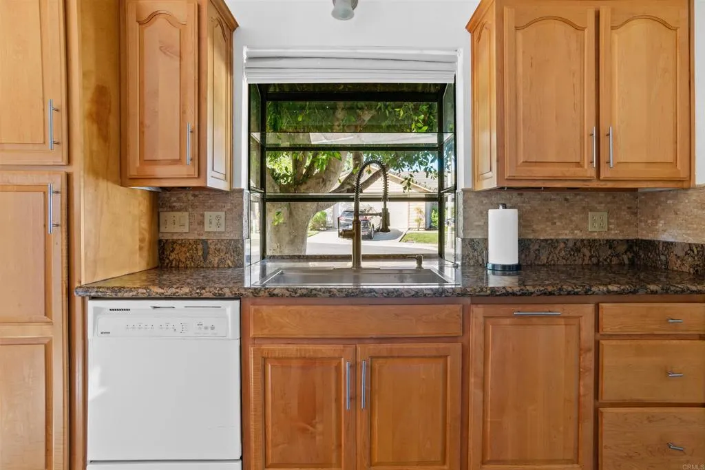 https://cdn.realtyfeed.com/cdn/127/306635915/9f8849beb344c80c173c480d138f8e50.webp