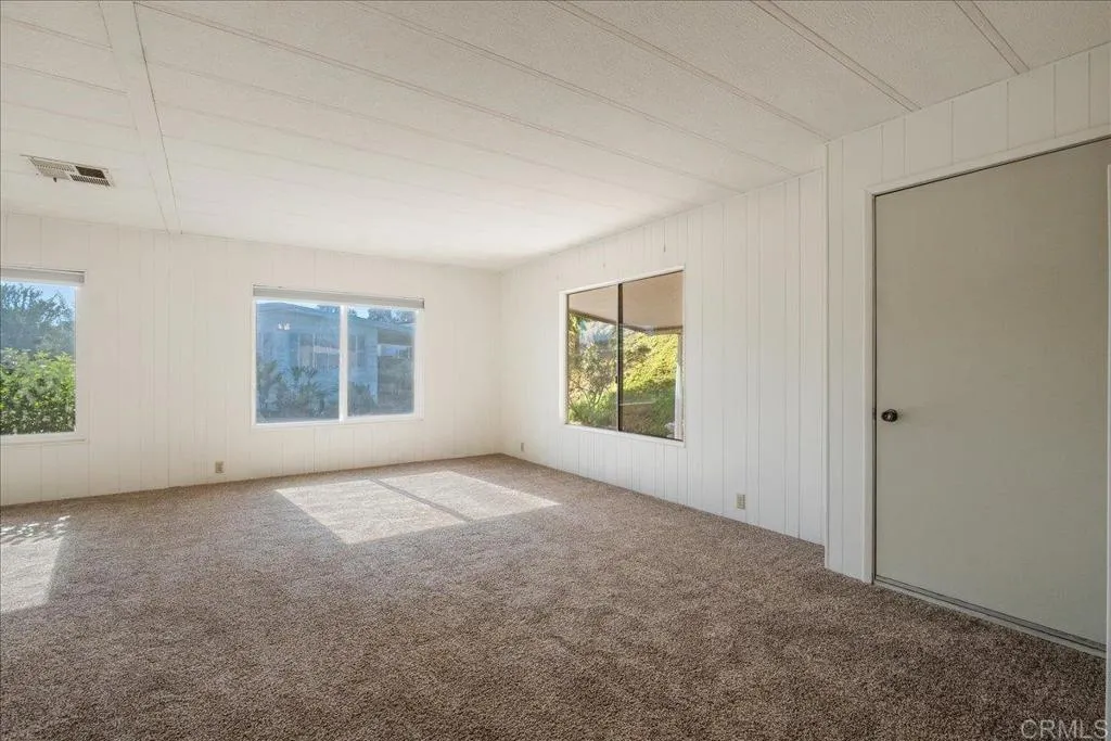https://cdn.realtyfeed.com/cdn/127/306635920/860ed96d0e3ac379cb3d2e1938e2092f.webp