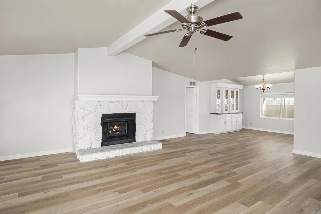 https://cdn.realtyfeed.com/cdn/127/306635936/3b064cee11386d8e1216e1905d928c76.webp