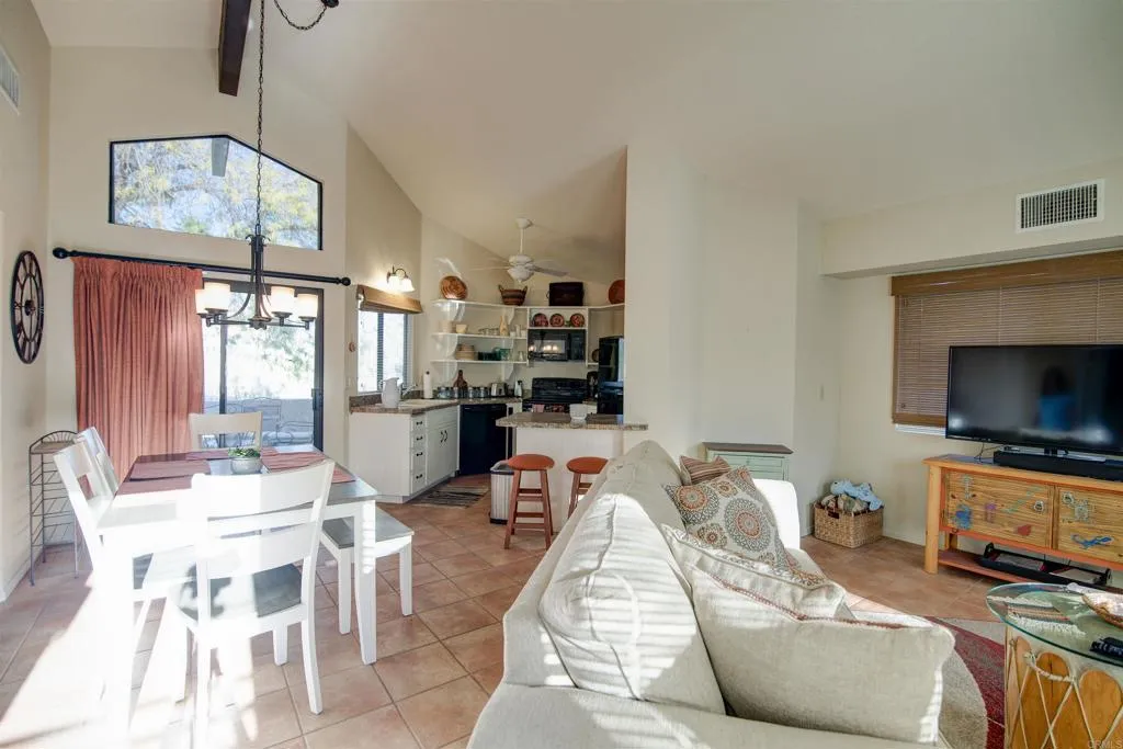 https://cdn.realtyfeed.com/cdn/127/306636014/6890f4943c18f5e626ceb4004ae86e8b.webp