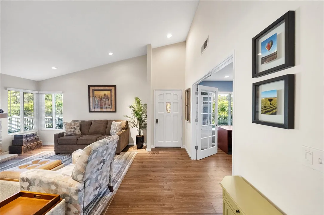 https://cdn.realtyfeed.com/cdn/127/306636061/5262ece222f4e1d01255006d676e3a6c.webp