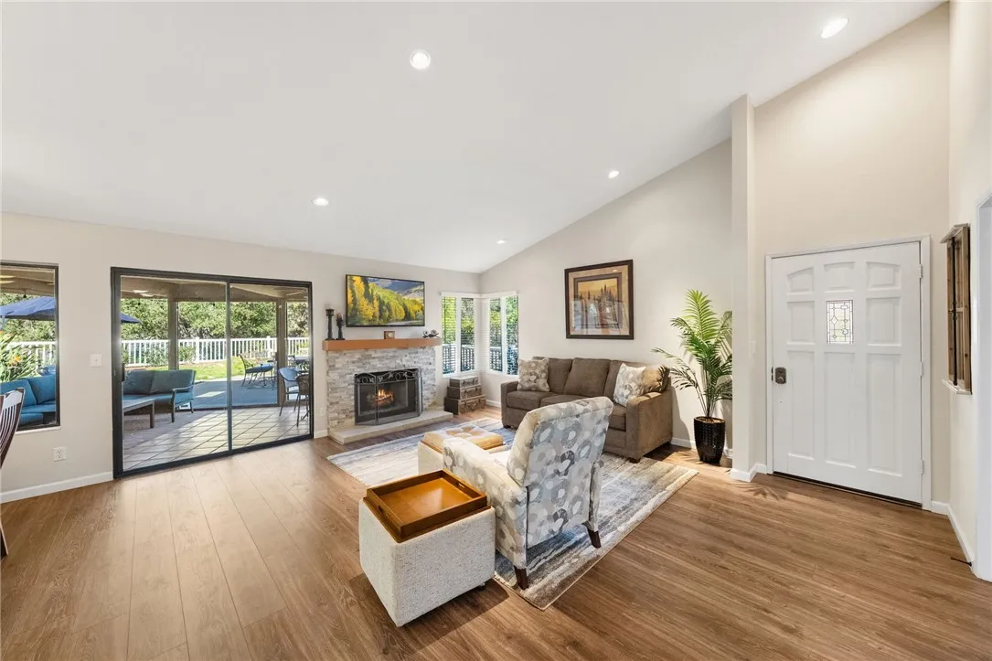 https://cdn.realtyfeed.com/cdn/127/306636061/c4d560f2075a69a8fa80763b493dd978.webp