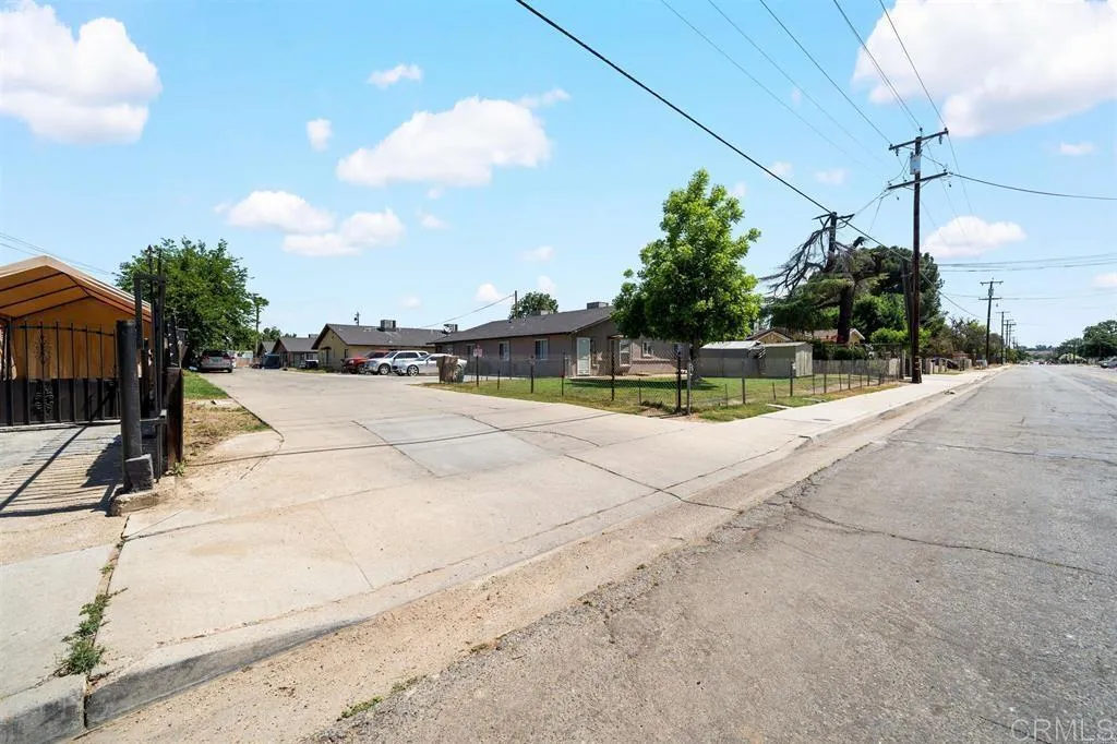 326 Beardsley Avenue, Bakersfield, CA 93308 - Photo 3 of 3, Bakersfield, CA
