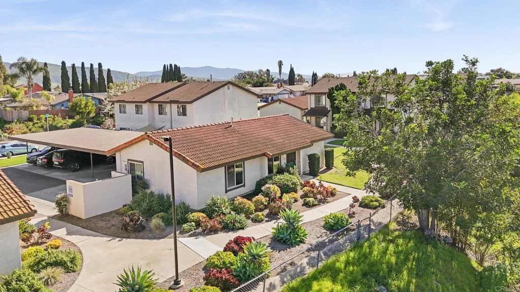 https://cdn.realtyfeed.com/cdn/127/306636127/898a92e9fb9a9c2b69120d8dbf770886.webp