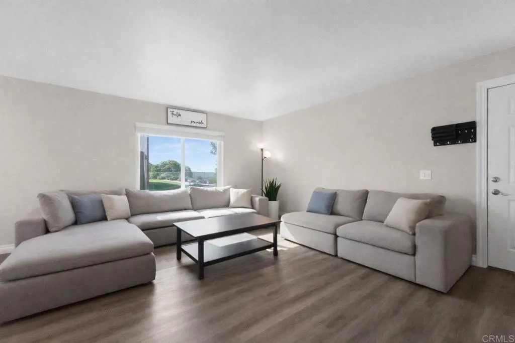 https://cdn.realtyfeed.com/cdn/127/306636127/f3a2705659b84004ec944b5f12666dc7.webp