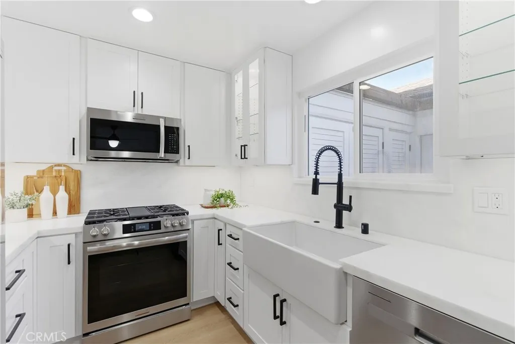 157 Yorktown, Costa Mesa, CA 92626 - Photo 4 of 27, Costa Mesa, CA