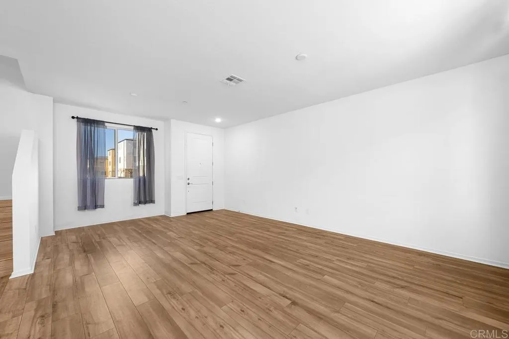 https://cdn.realtyfeed.com/cdn/127/306636171/f5bee41760acedf8217c5488e65e683d.webp