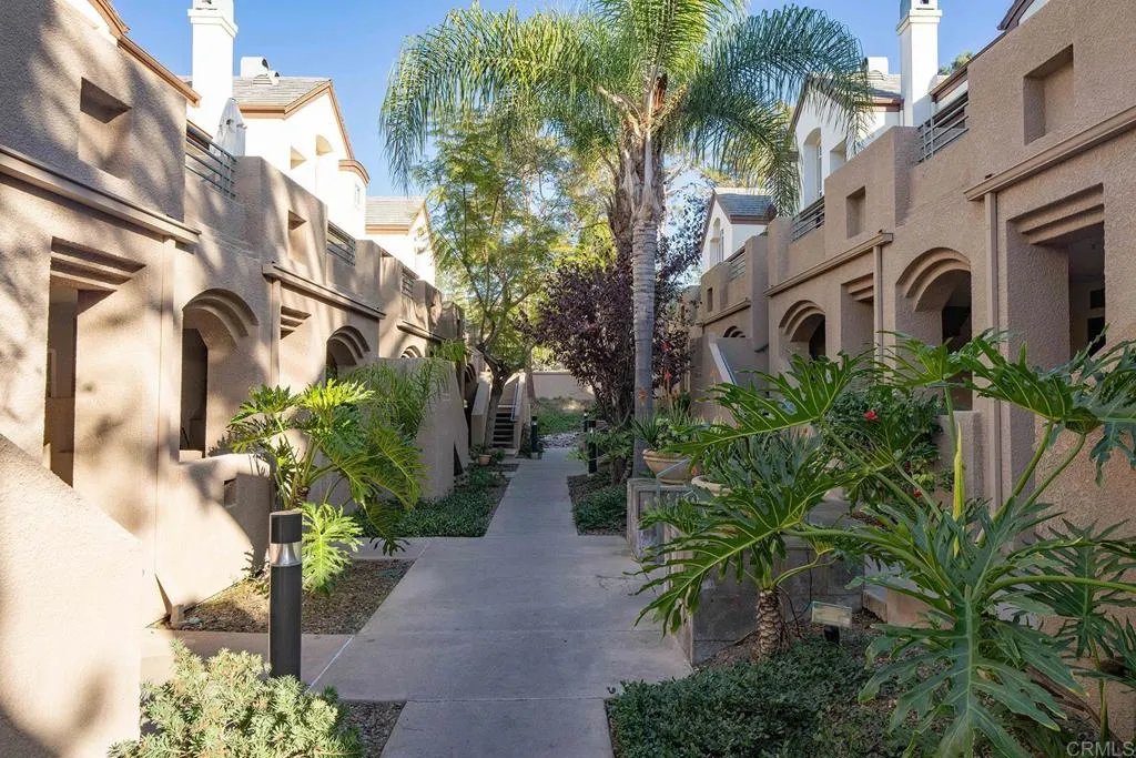https://cdn.realtyfeed.com/cdn/127/306636206/8590983b6c766f957ef033b6b8d55ae7.webp