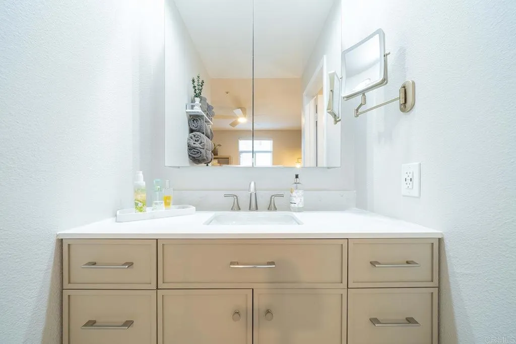 https://cdn.realtyfeed.com/cdn/127/306636206/c4ae62e07b356d0dd32481e681dd9591.webp