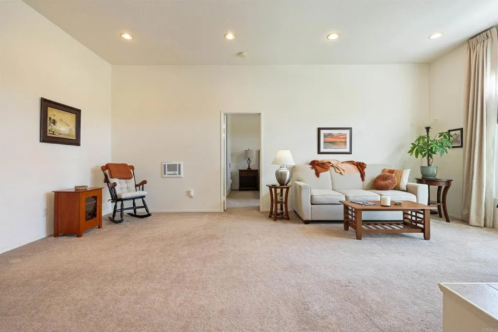 https://cdn.realtyfeed.com/cdn/127/306636258/10dc1646332a7b0090bdee1d9654f705.webp