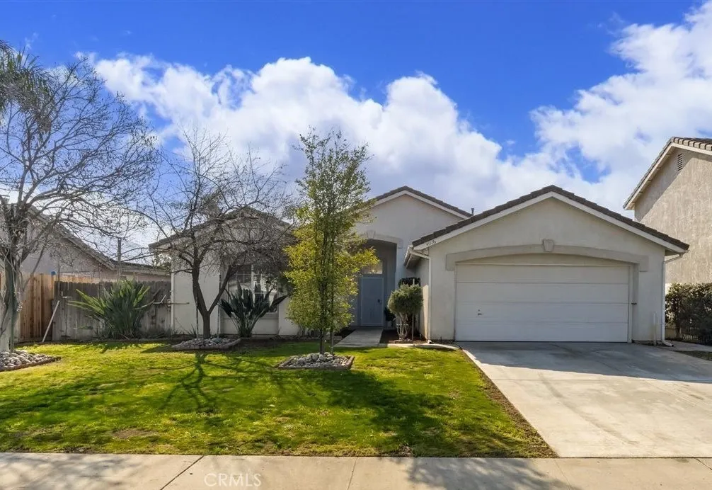 4906 Shadow Stone Drive, Bakersfield, CA 93313 - Main photo, Bakersfield, CA