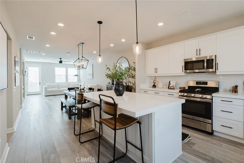 https://cdn.realtyfeed.com/cdn/127/306636325/06513c1695695e34cefb419c3e4f3e98.webp
