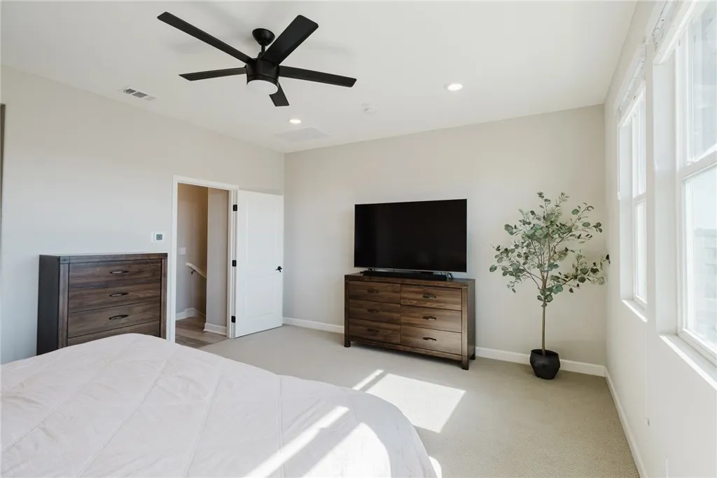 https://cdn.realtyfeed.com/cdn/127/306636325/1de2783c896d0fc7a22623cd852c70b7.webp
