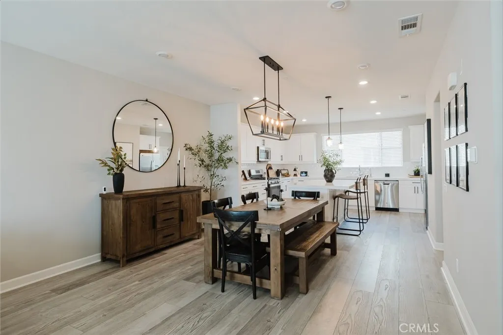 https://cdn.realtyfeed.com/cdn/127/306636325/c26f57b05ec2d698427010fff52715e1.webp