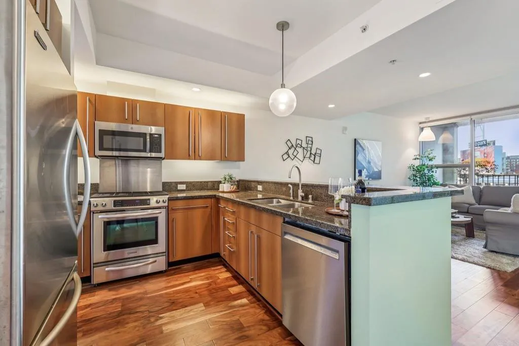https://cdn.realtyfeed.com/cdn/127/306636350/15f7287d43f4b0efe8681715f9d33578.webp