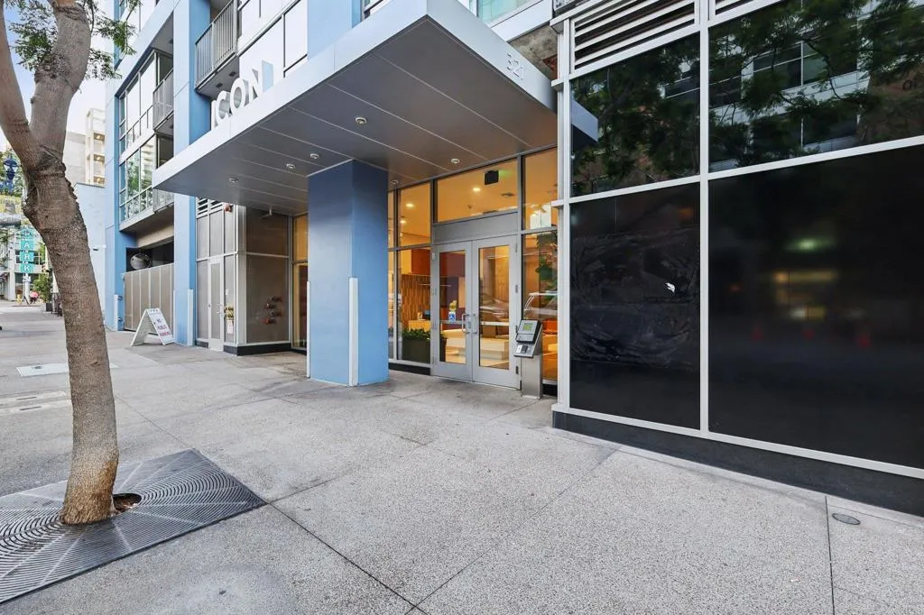 https://cdn.realtyfeed.com/cdn/127/306636350/1ce935a3d3677fdf228112400523a8d9.webp