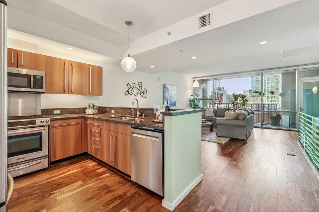 https://cdn.realtyfeed.com/cdn/127/306636350/2d388b5ce1b57f7485245daf6510408c.webp