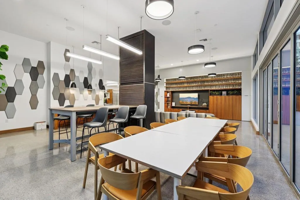 https://cdn.realtyfeed.com/cdn/127/306636350/42bf30723ce7d728e3aa0f6646f03ad8.webp