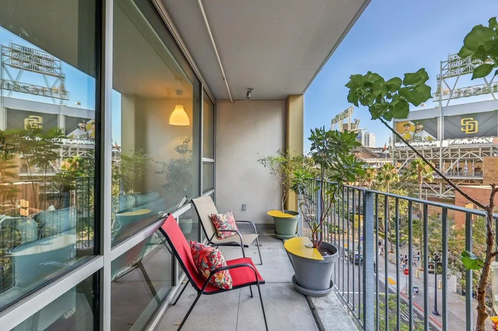 https://cdn.realtyfeed.com/cdn/127/306636350/5600d35d1c8978ac7d69358927561050.webp