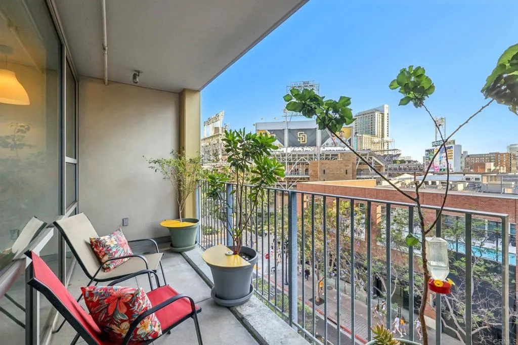 https://cdn.realtyfeed.com/cdn/127/306636350/5cdd69b1e6624a627ba6d754dd21f65b.webp