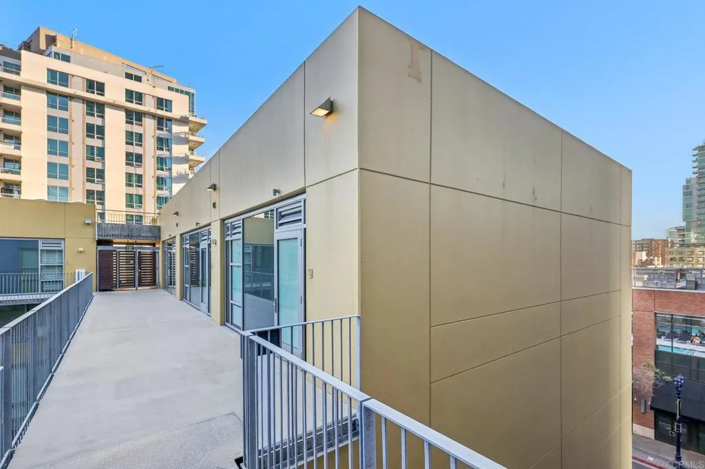 https://cdn.realtyfeed.com/cdn/127/306636350/6abd7e20d6c1b6ac6e3b13a1c3f54a87.webp