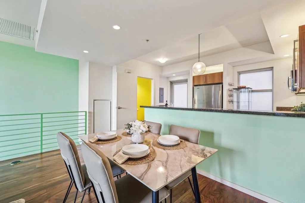 https://cdn.realtyfeed.com/cdn/127/306636350/83be170d22548348818a760ff1a1b95e.webp
