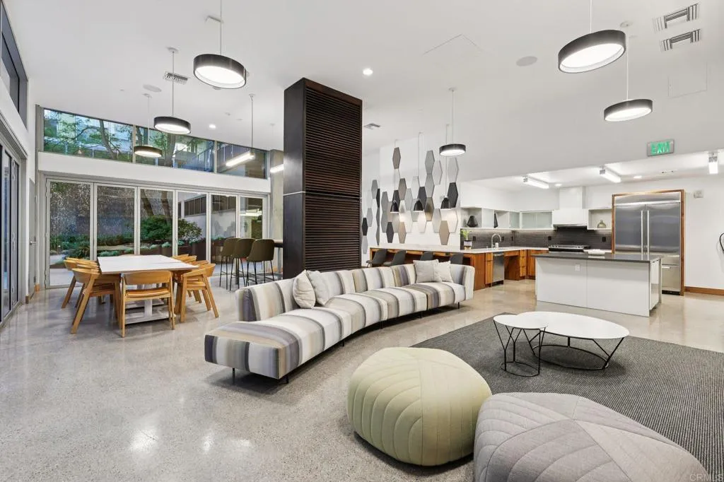https://cdn.realtyfeed.com/cdn/127/306636350/b08d6d3539ea1511e719561c999e614e.webp