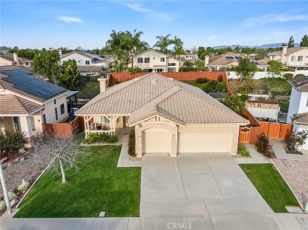 https://cdn.realtyfeed.com/cdn/127/306636354/41fc1793184abb873643e7a96bf24d91.webp