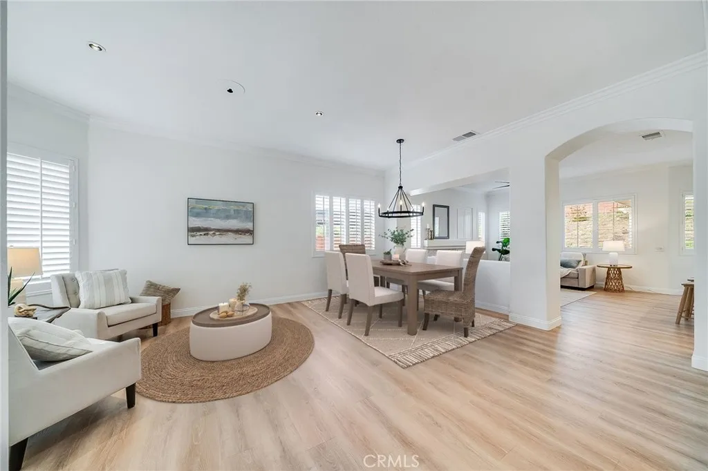 https://cdn.realtyfeed.com/cdn/127/306636354/6edd4e262bcd36f0916e0f577fefb408.webp
