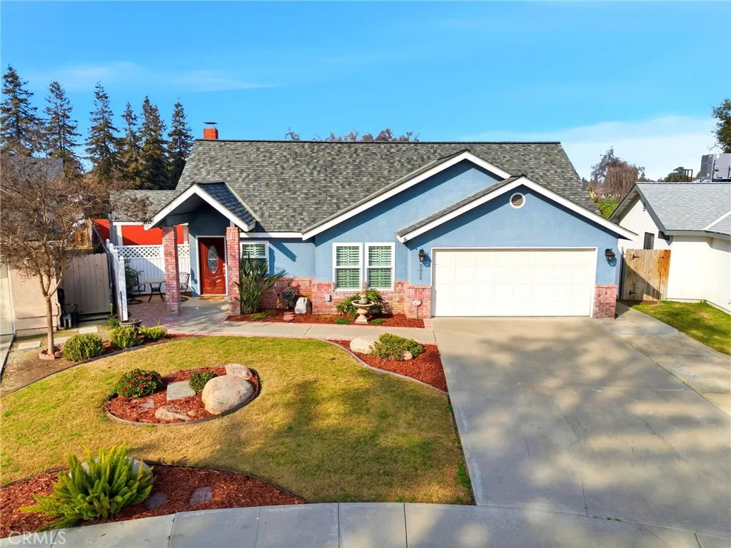 5028 W Hillsdale, Visalia, CA 93291 - Photo 5 of 49, Visalia, CA