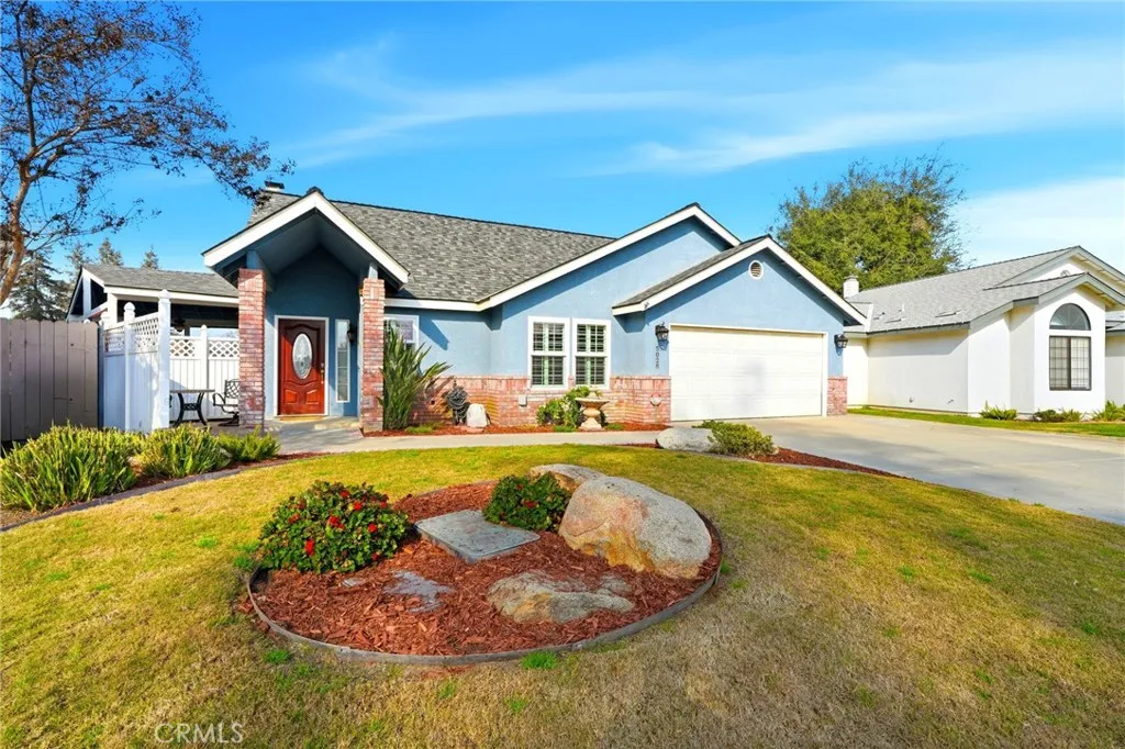 5028 W Hillsdale, Visalia, CA 93291 - Photo 4 of 49, Visalia, CA