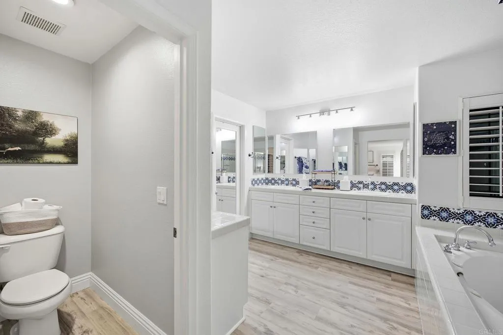 https://cdn.realtyfeed.com/cdn/127/306636440/070090aa241917f01311c8121f49342d.webp