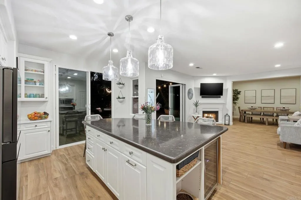 https://cdn.realtyfeed.com/cdn/127/306636440/6c91779e6f14303a79e594c26fa3a6dc.webp